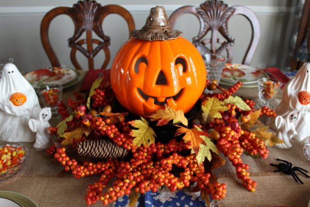 Belle Bleu Interiors-A Sweet and Spooky Halloween Table 4