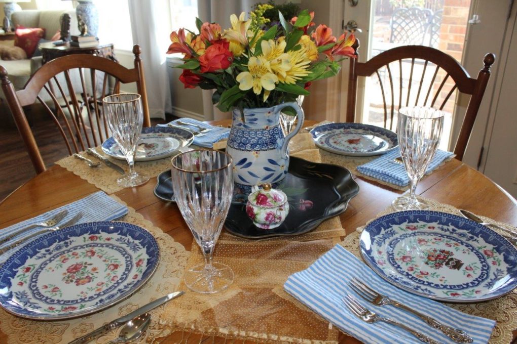 Belle Bleu Interiors A Cheerful and Bright Winter's Table 12