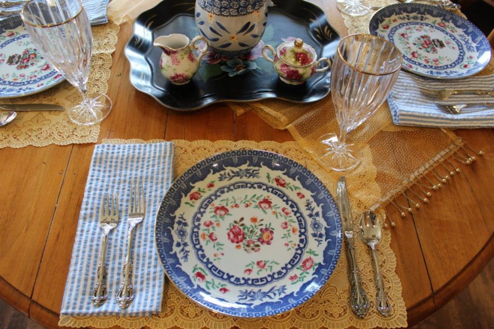 Belle Bleu Interiors A Cheerful and Bright Winter's Table 6