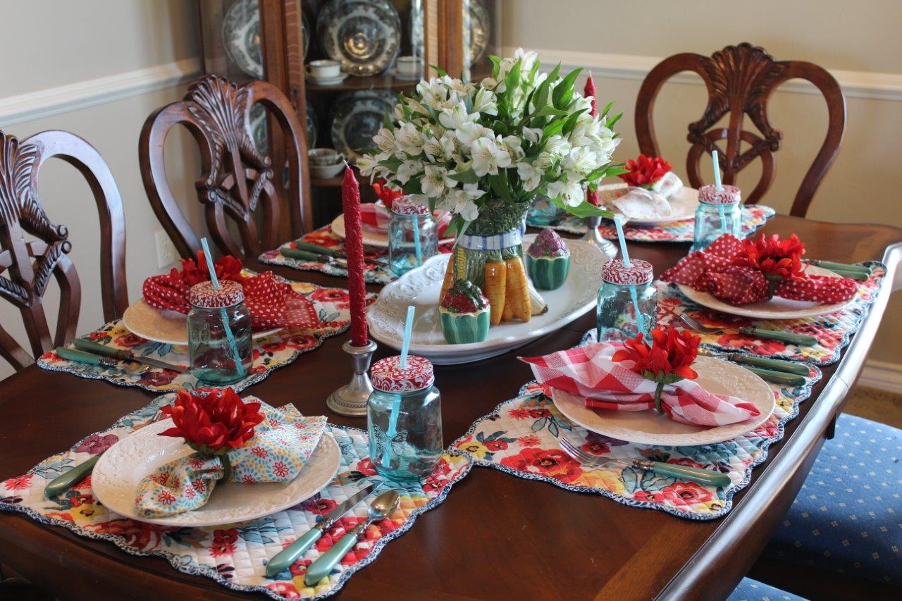 Tablescape Thursday: The Family Dinner Table - Belle Bleu Interiors